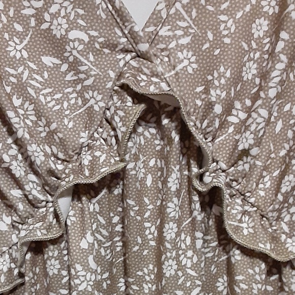 Tan & White V-Neck Pullover Dress - Picture 5 of 6